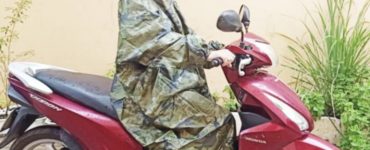 Áo mưa liền thân